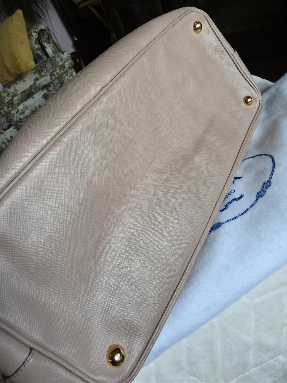 Prada Leather Tote in Pale Pink with Gold Hardware - Picture 6 of 16